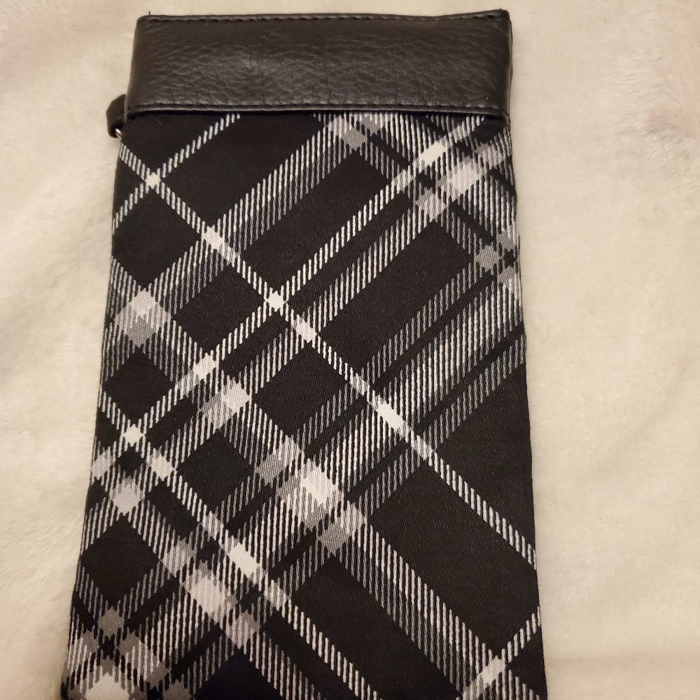 Thirty-One, Pinch Top Eyeglass Case, Black Pick Me